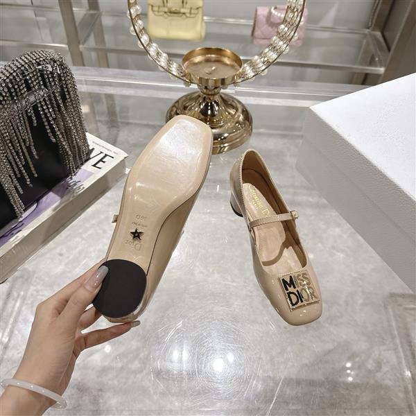 2025112717154080 270